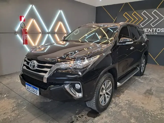 Toyota Hilux SW4 SRX 4X4 2.8 TDI 16V Dies. Aut. 2017