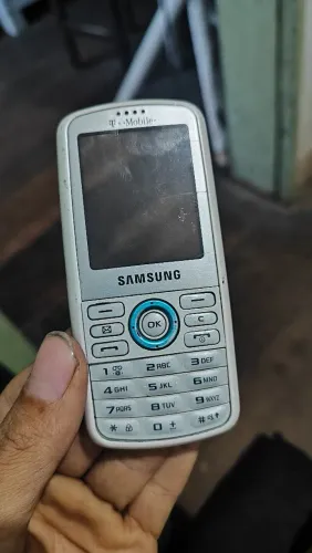 Carcaça frontal e traseira Samsung gravity t459 com teclado