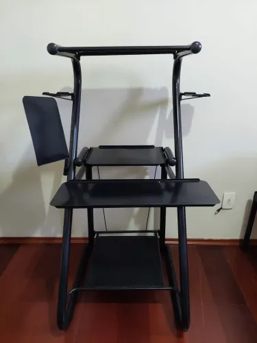 Mesa de Escritório em Metal Preto