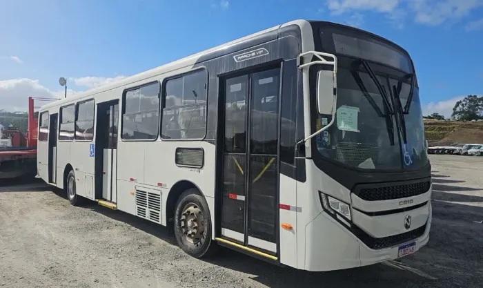 Ônibus urbano VW Apache Vip ano 2024/25, 0 Km, para 41 passageiros, em SP