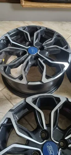 Vendo linda roda.