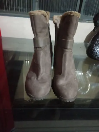 Vendo bota usei uma vez número 40