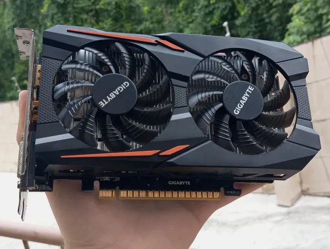 Vendo Placa de Vídeo Gigabyte GTX 1050 Ti 4Gb