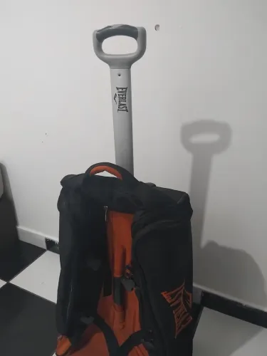 Mala Everlast em boa condições 