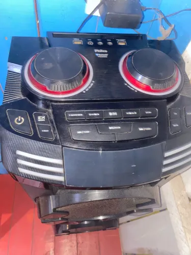 Vende-se caixa de som Philco