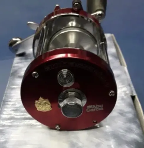 Carretilha Abu Garcia 7000 vermelha 