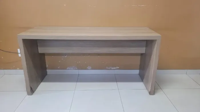 mesa de escritório, em MDF, 1,60m