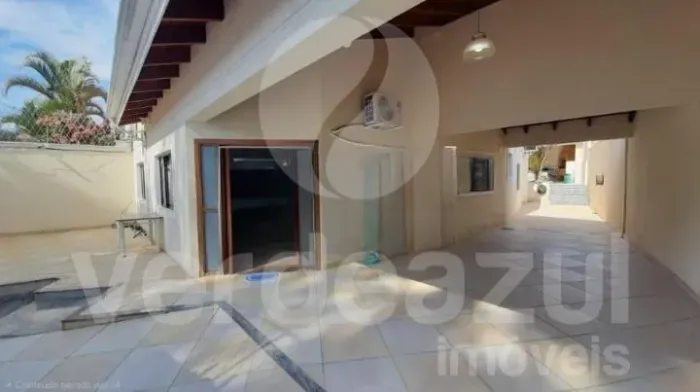 Casa 390m² com Edícula, conta com 4 quartos, suíte, closet na Vila Lemos em Campinas-SP.