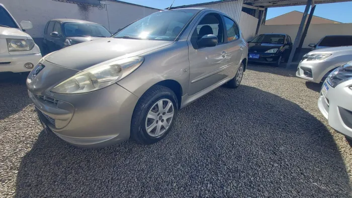 Peugeot 207 XR 1.4 Flex 8V 5P 2013