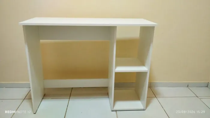 Vendo mesa c/nichos