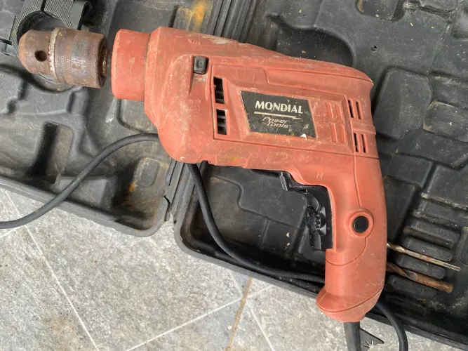 Furadeira pra vender HOJE SÓ R$ 90,°° Mondial Power Tools 600W com Maleta