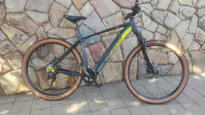 Bike Oggi 8.0s - Tamanho 19