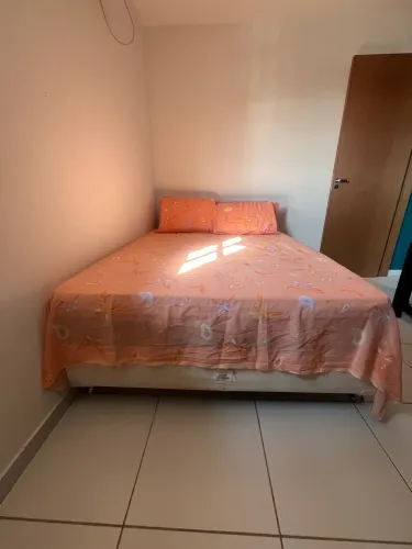 Cama box de casal usada