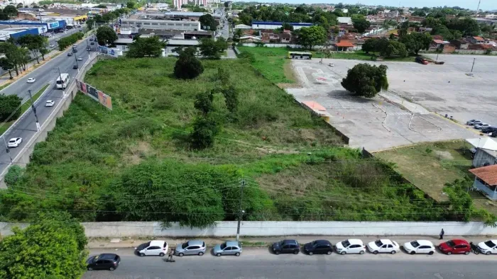 Área na Principal da Durval de Gois Monteiro - Maceió - AL