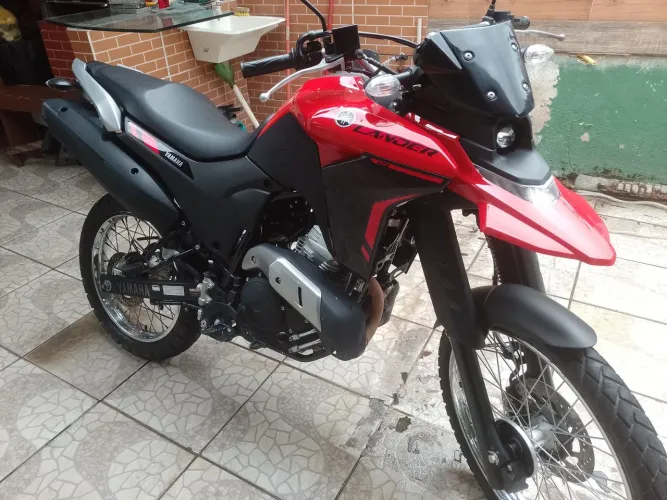 Vendo troco Lander 2025 única dona