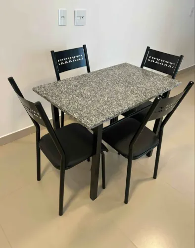 Mesa e cadeira Nova 