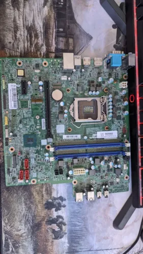 Placa-mãe Lenovo IB250MH LGA1151 DDR4 funcionando