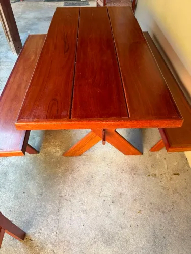 Mesa de jaqueira 