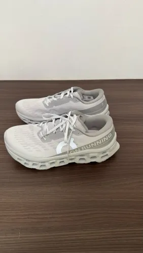 Tenis ON Cloudmonster 3