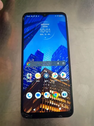 moto G10 trincado funcionando,  ótimo quebra galho 