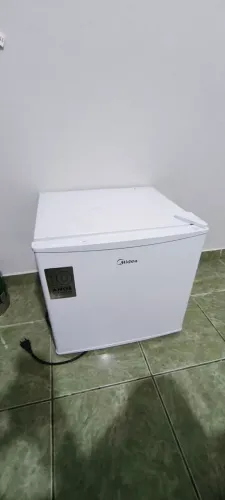 Frigobar Midea