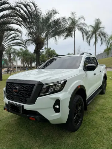 Nissan Frontier Pro4x CD 4X4 2.3 Bi-TB Die. AUT 2023