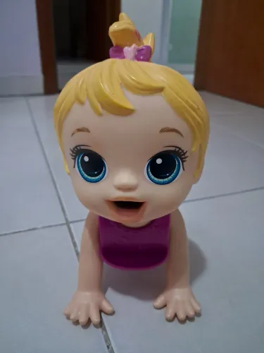 Baby Alive que engatinha (quase nova)