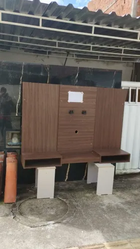 Painel de TV com suporte de TV incluso