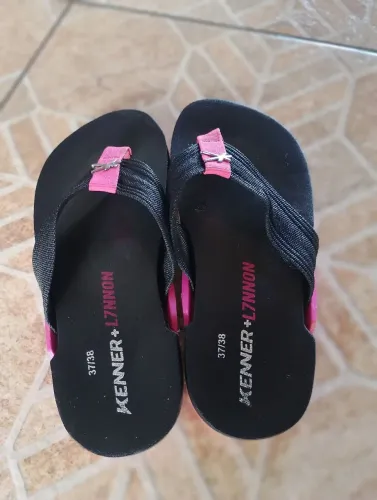 Vendo sandália Kene TM 37, 38