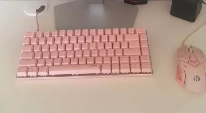 Teclado mecânico Ajazz rosa e mouse gamer rosa