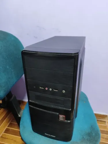 Gabinete com fonte de 200w