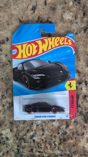 Hot wheels sf90 stradale preta com interna vermelha NOVO
