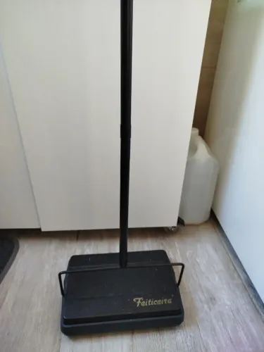 Aspirador de pó portátil e vassoura mágica 