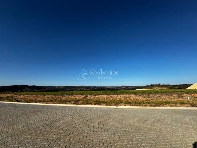 Terreno a venda no cond santana da Lapa