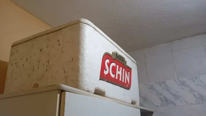 Vendo caixa de isopor grande 150 reais