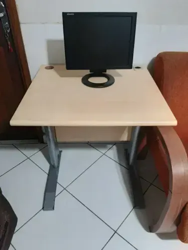 Mesa para computador ou escritório