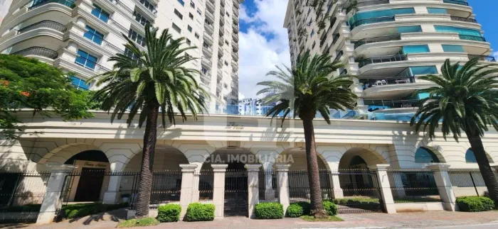 Apartamento de 4 quartos frente mar na Beira-Mar