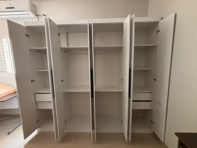 Guarda roupa casal branco