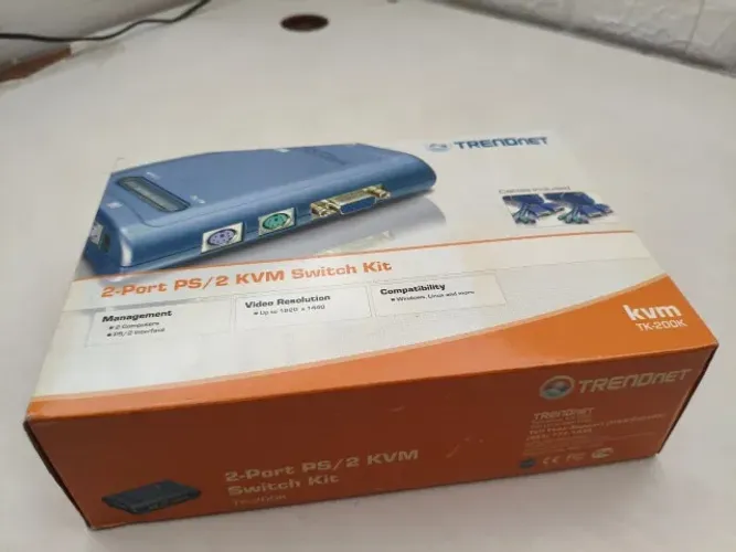 Switch KVM Trendnet TK-200K - 2 Portas PS/2 e VGA (Na Caixa)