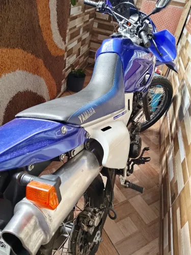 Vende_se uma moto 600