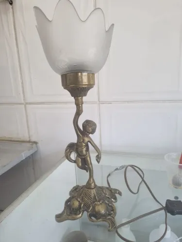 ? Abajur Vintage Clássico em Metal - Elegante e Decorativo