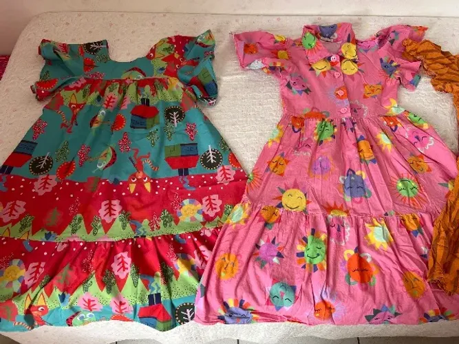 4 vestidos (1 marca nana bacana )