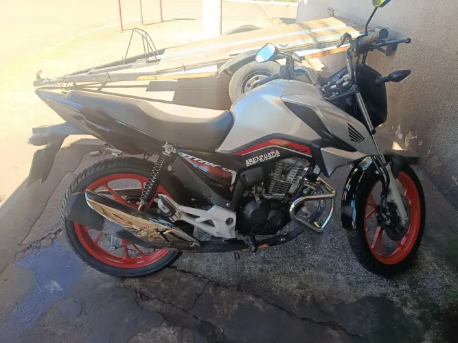 Honda CG 160 Titan 2023 | Única Dona | Pneus Novos