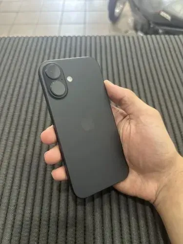 iPhone 16