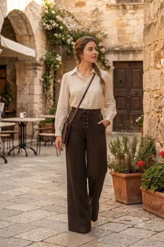 Calça vintage marrom de veludo e risca de giz