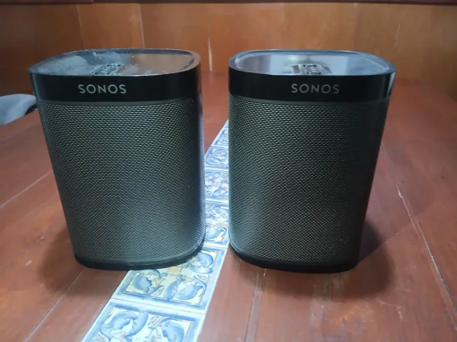 SONOS. Play One. Caixas SONOS