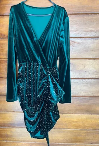 Vestido longo luxuoso e elegante