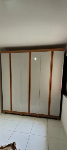 Vendo guarda-roupas de casal com 4 meses de uso
