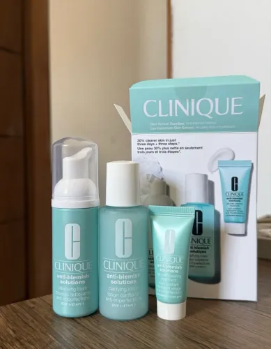 Kit clinique skin care miniaturas anti blemish solutions (anti oleosidade)
