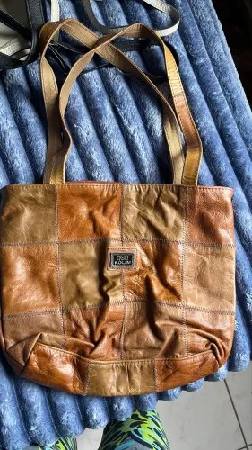 Bolsa em couro legítimo